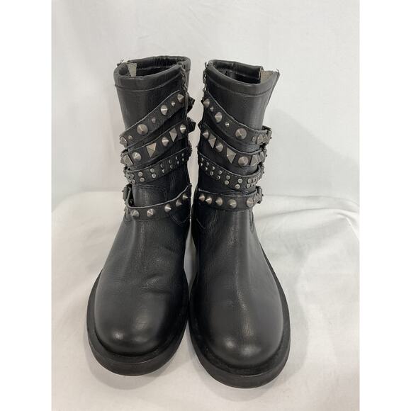 Schutz 'Luizia' Black Low Round Toe Heel Size 6.5 - Picture 2 of 6